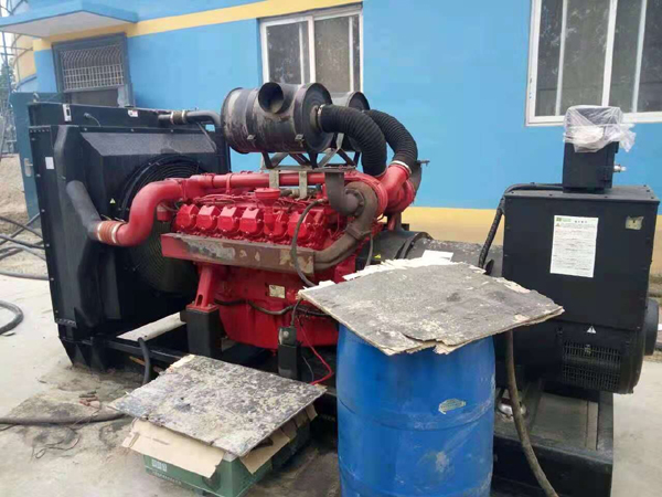 肃南租赁发电机-柴油发电机组的齿轮箱和发电机温升控制