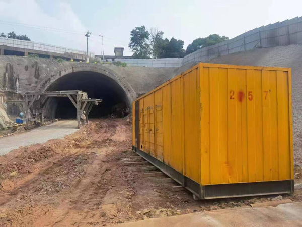 肃南发电机出租自启装置的工作原理是什么？