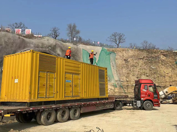 肃南发电机租赁如何根据测试结果判断机油泵的工作状态是否正常？